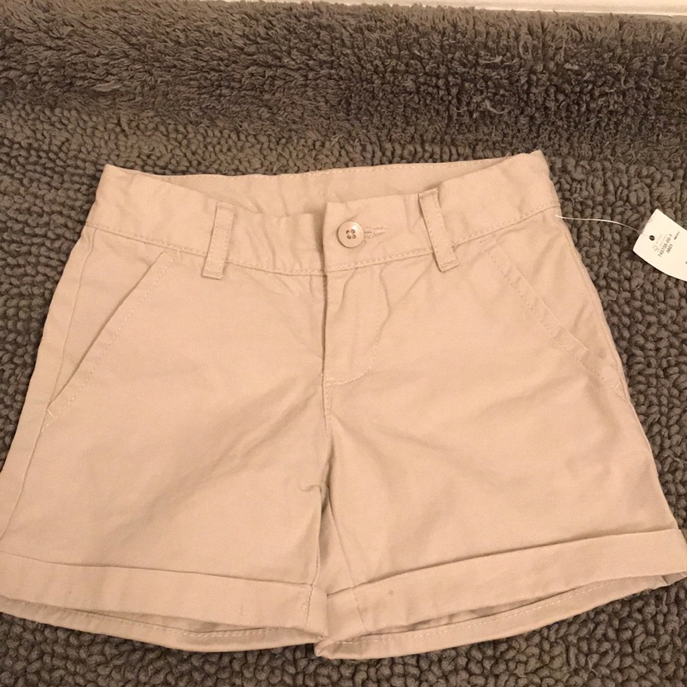 Gap shorts new with tag khaki 6 slim